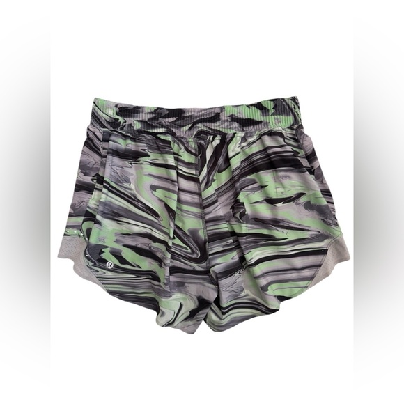 Lululemon Hotty Hot High-Rise Short 4" *Special Edition - Picture 4 of 6